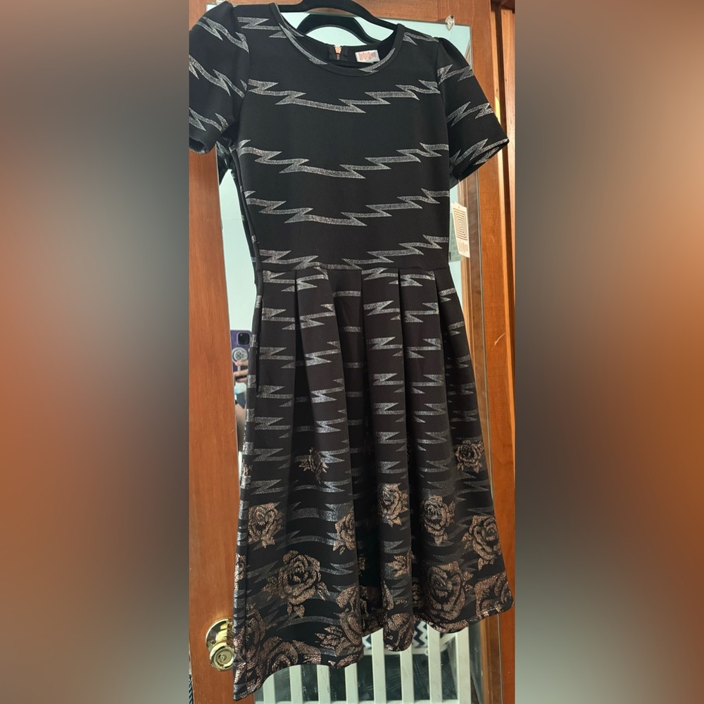 NWT lularoe medium luxe Amelia dress